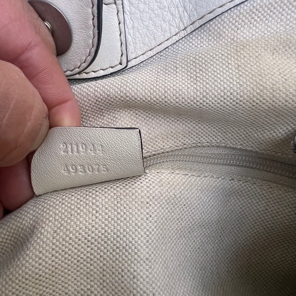 Gucci Woven Raffia Diamante Medium
Sukey Tote White - Picture 16 of 16